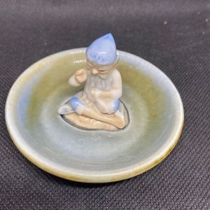 WADE LEPRECHAUN COBBLER Irish Porcelain Ring dish Ireland Cute